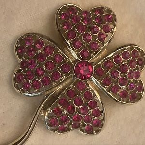 Four leaf clover brooch w. Faux rubies